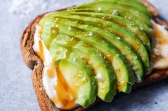 Resep Sarapan Sehat, Roti Bakar Alpukat Yogurt Madu