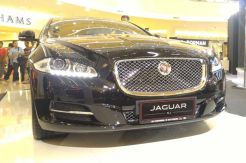 Penumpang First Class Garuda Akan Dijemput Jaguar Land Rover