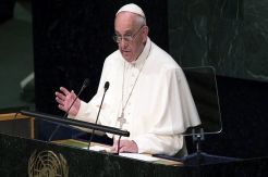 Paus Francis Minta Dunia...