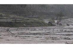 Lahar Dingin Kelud Hancurkan Pos Pantau