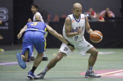 Penuh Dominasi, CLS Knights Surabaya Robohkan Satya Wacana