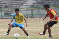 Terjunkan 25 Pemain, Persegres Paling Takut Arema dan Pusamania
