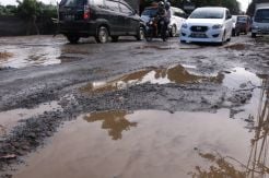 Jalan Rusak di Bojongkulur Sudah Lima Tahun Tak Diperbaiki