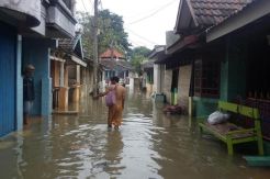 107 Kepala Keluarga di Periuk Damai Tangerang Kebanjiran