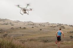 Drone DJI Phantom 4 Bisa Terbang Sendiri dan Anti Tabrak