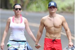 Katy Perry dan Orlando Bloom Resmi Berpacaran
