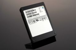 Samsung Mulai Menjual SSD 15TB, Terbesar di Dunia