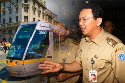 Analogi Ahok Soal Kereta Standar Internasional di Proyek LRT