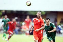 Jakmania Kicked Moreira