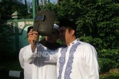 Cara Unik Wali Kota Tangerang Saksikan Gerhana Matahari
