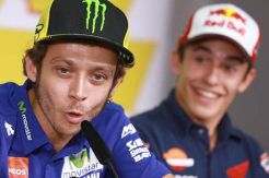 Ketimbang Marquez, Rossi Lebih Bernafsu Kalahkan Lorenzo