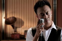 Gio Bawakan Lagu Soundtrack...