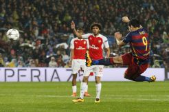 Wenger Sebut Gol Spektakuler Suarez Runtuhkan Mental Arsenal