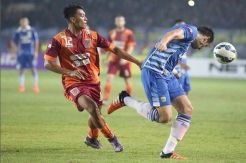 Persib Petik Kemenangan...