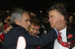 Mourinho Belum Tiba, United Sudah Terancam Denda