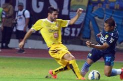 Robertino Pugliara Bikin Solid Lini Tengah Persib Bandung