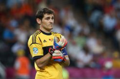 Iker Casillas, Pahlawan Spanyol yang Makin Dekat dengan Ujung Karier