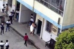 Tanpa Busana, Pria China...