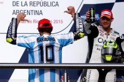 Rossi Jadikan Penggemar Sebagai Senjata Lawan Lorenzo-Marquez
