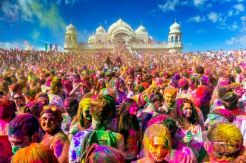 Mengintip Kemeriahan Festival Perang Tepung Warna di India