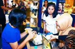 How to Have Comfortable, Safe and Healthy Contact Lenses?