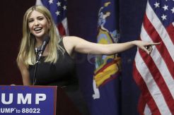 Mudah Terbakar, 20.000 Helai Scarf Putri Donald Trump Ditarik