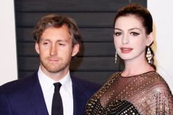 Anne Hathaway Lahirkan Putra Pertamanya