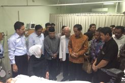 Jokowi Melayat Jenazah...