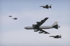 Perangi ISIS, AS Kirim Pesawat Pembom B-52 ke Qatar