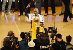 Kobe Bryant Cetak Poin Tertinggi di Laga Perpisahan