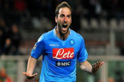Napoli Persilakan Gonzalo Higuain Untuk Pergi
