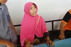 Berkerudung Pink, Janda Muda Sembunyikan Sabu dalam Pempek