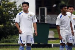 Dejan Tak Daftarkan Dua Pemain Muda Persib Bandung, Kenapa?