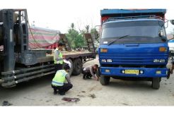 Tertidur di Kolong Truk, Renoi Tewas Tergilas Truk Sendiri