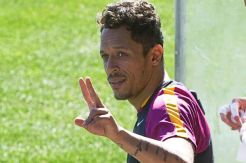 Gelapkan Pajak, Adriano Ikuti Jejak Lionel Messi