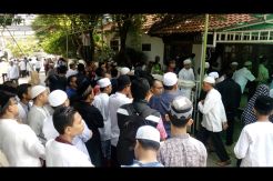 Jenazah KH Ali Mustafa Yaqub Dimakamkan di Ponpes Darus-Sunnah