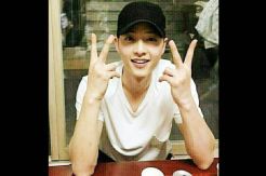 Yah, Rambut Song Joong Ki Sebentar lagi Kembali Digunduli