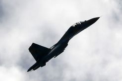 Jet Rusia Manuver Barrel...