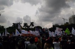 Diselimuti Awan Tebal,...