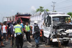 Truk Tangki Bermuatan Gas Tabrak Pekerja PU, 4 Orang Tewas