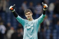 Tolak PSG, Courtois Ikrarkan Setia di Chelsea