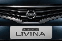 Nissan dan Komunitas Grand Livina Beri Bantuan Air Bersih
