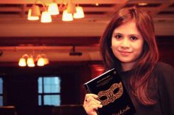 Wenny Artha Lugina, Melakukan Riset untuk Menulis Cerita Fiksi
