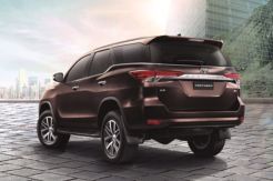 Meski Pasar Lesu, SUV Fortuner Masih Pimpin Pasar