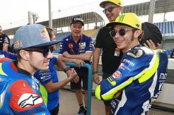 Rossi Sarankan Vinales Coba Bertahan Dulu di Suzuki