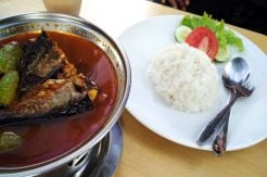 Nikmatnya Pindang Ikan Sale dan Pempek Pistel Khas Palembang