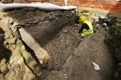 2,000 Year Old Subway Construction Workers Find in Rome