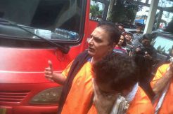 Turun dari Bus, Tersangka...