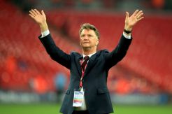 Setelah Dua Tahun Bertugas, Van Gaal Akhirnya Tinggalkan MU