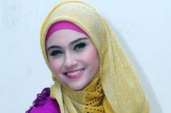 Zee Zee Shahab Fokus Kuliah S2